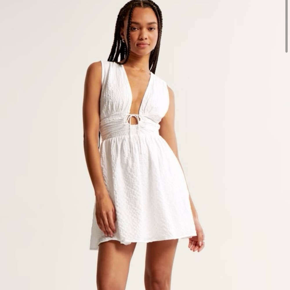 White Sleeveless Dress